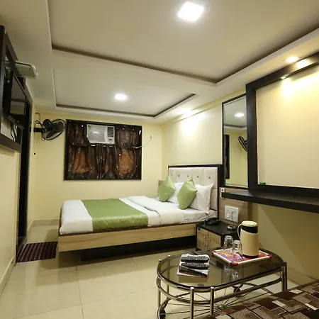 Hotel Happyland-2